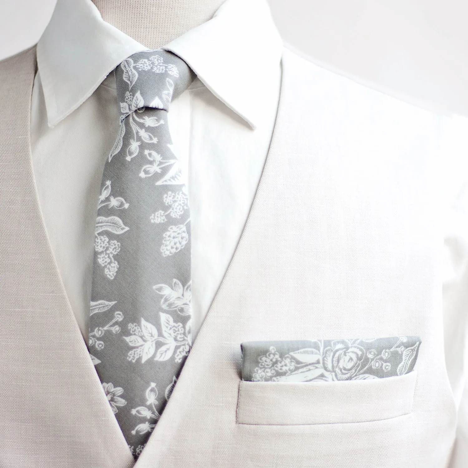 Men's Necktie / Grey Toile