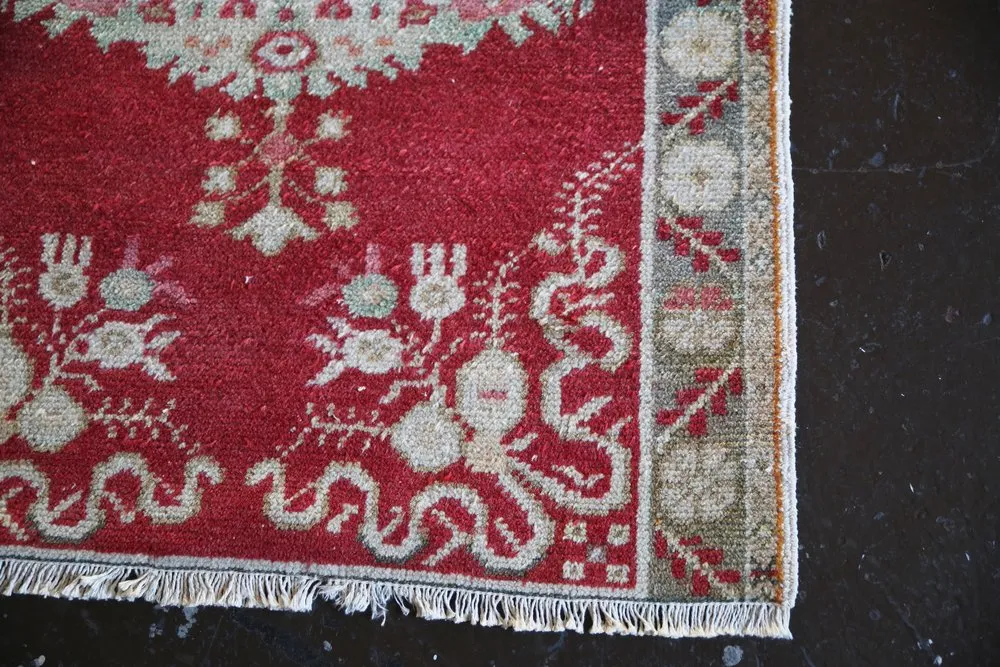 Vintage Faded Anatolian Rug 2.9ftx4.11ft